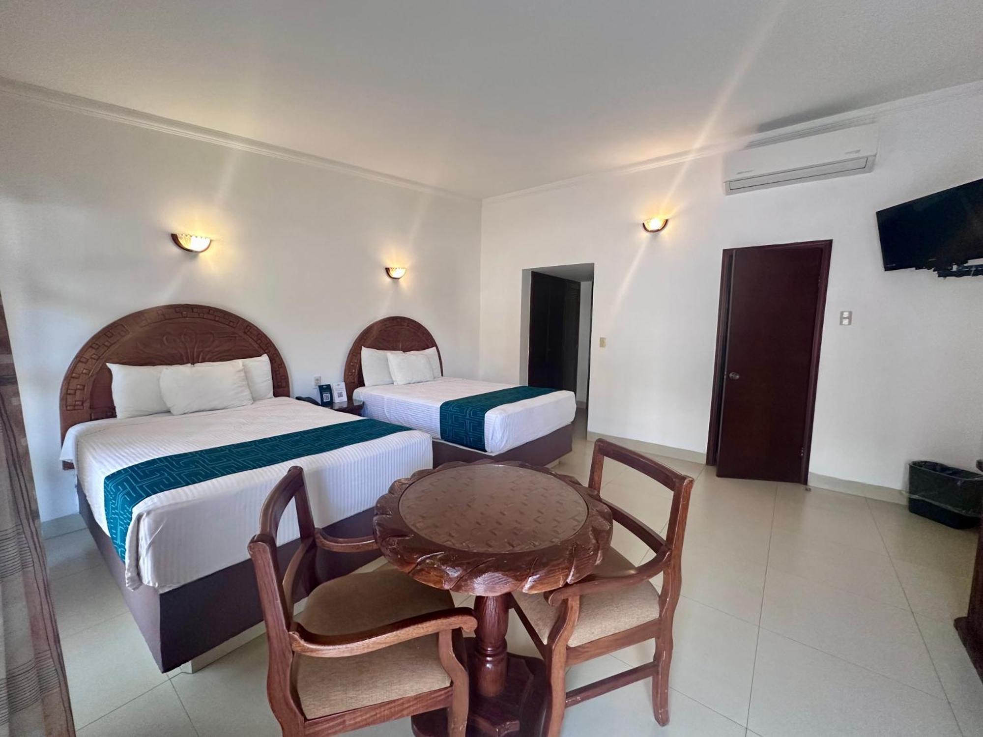 Hotel Inhouse Select Hacienda Tres Rios Culiacán Esterno foto