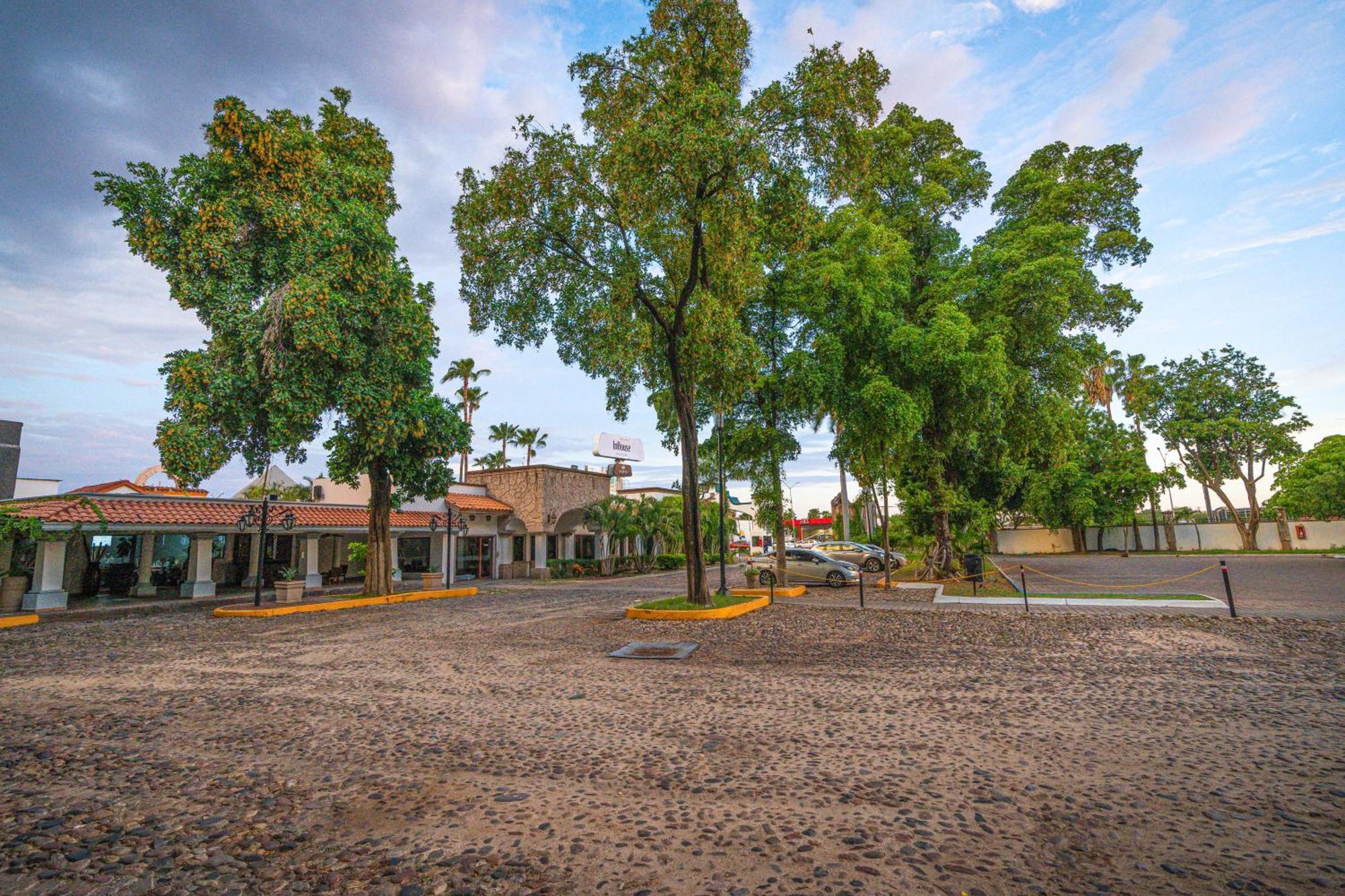 Hotel Inhouse Select Hacienda Tres Rios Culiacán Esterno foto