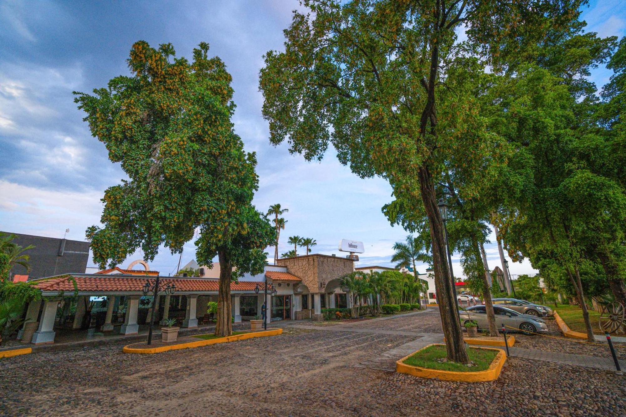 Hotel Inhouse Select Hacienda Tres Rios Culiacán Esterno foto