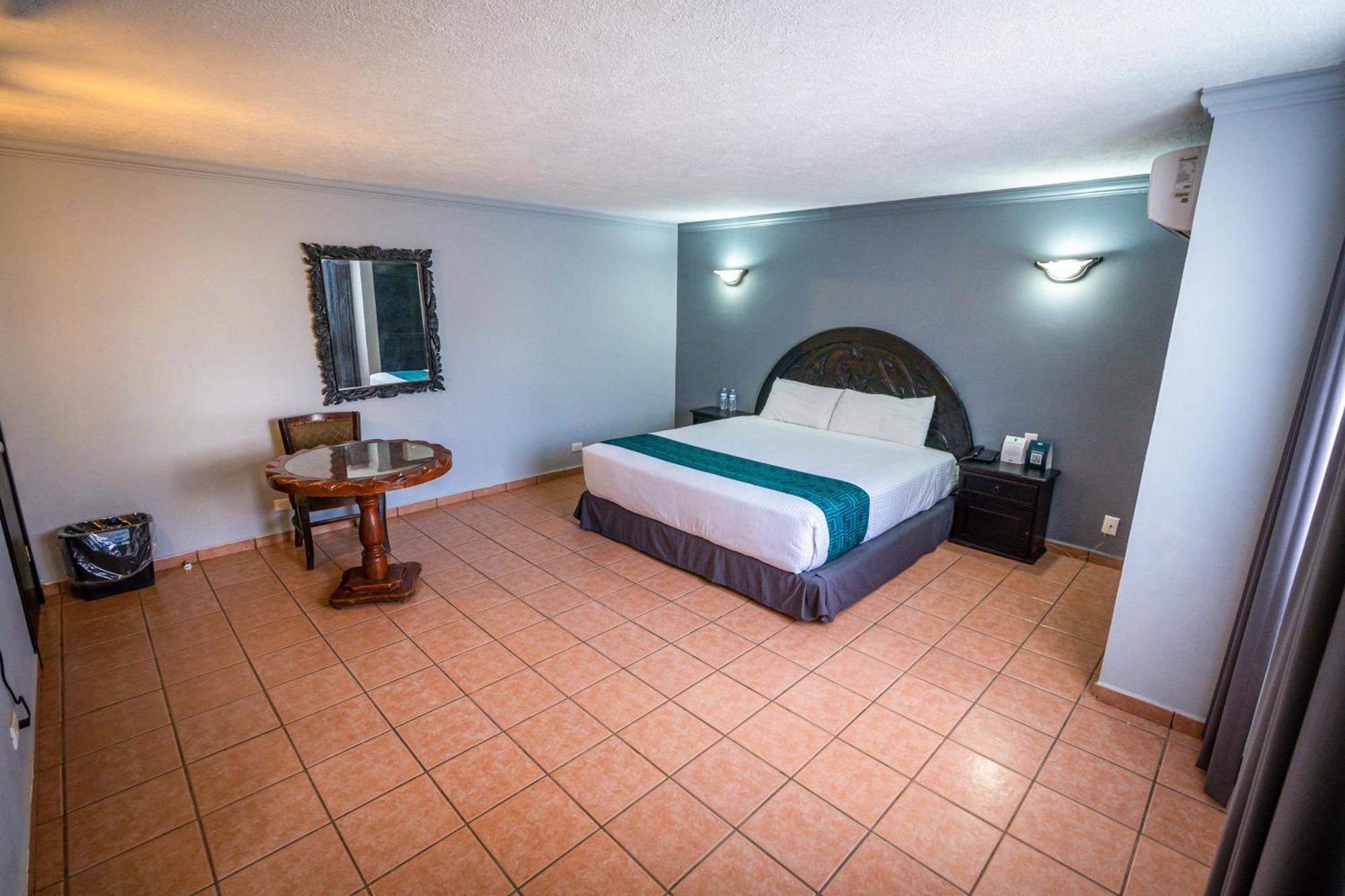 Hotel Inhouse Select Hacienda Tres Rios Culiacán Esterno foto