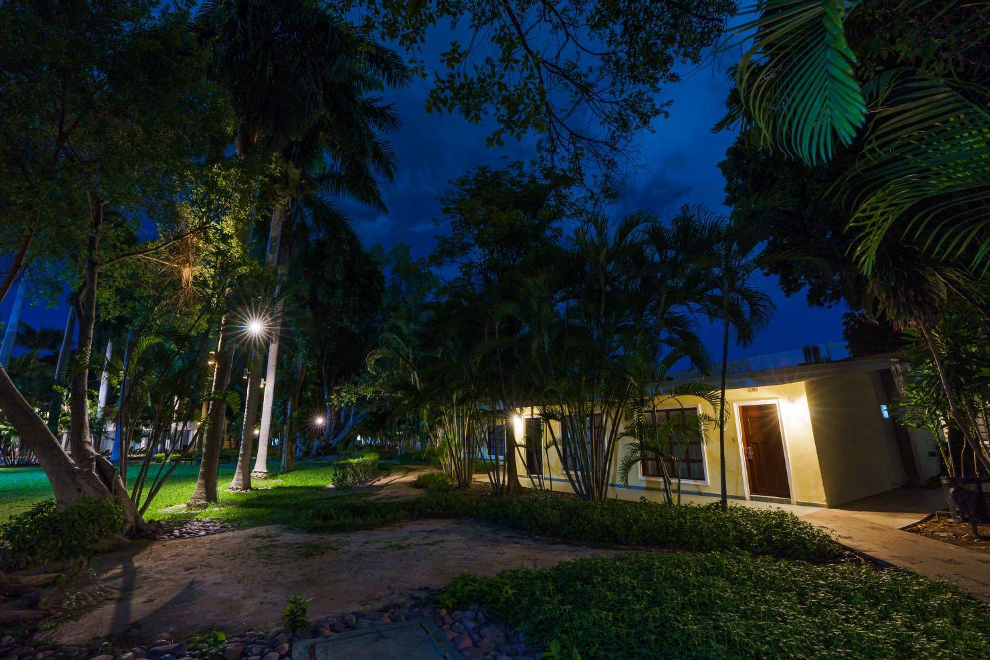 Hotel Inhouse Select Hacienda Tres Rios Culiacán Esterno foto