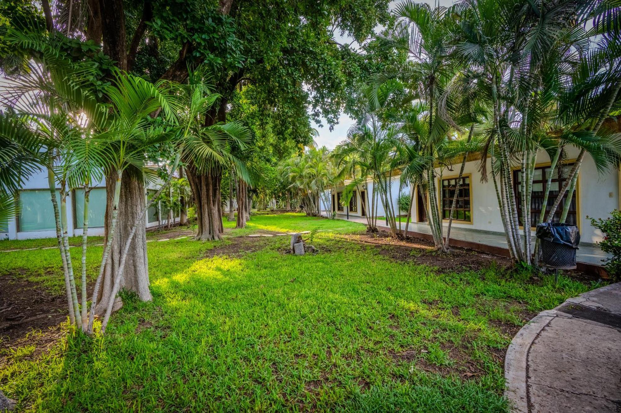 Hotel Inhouse Select Hacienda Tres Rios Culiacán Esterno foto