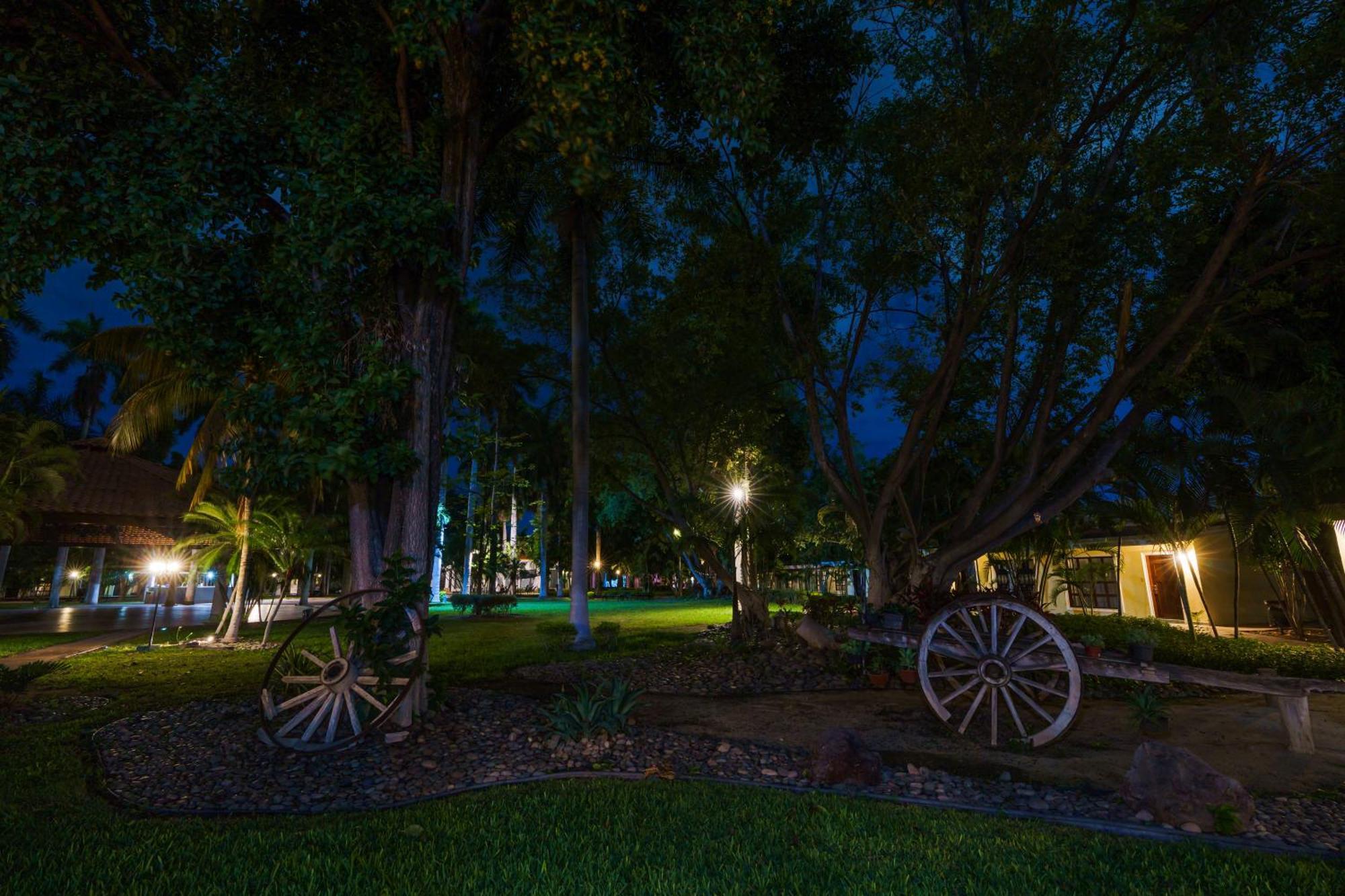 Hotel Inhouse Select Hacienda Tres Rios Culiacán Esterno foto