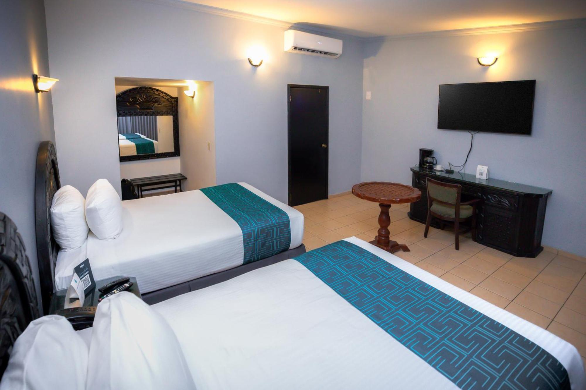 Hotel Inhouse Select Hacienda Tres Rios Culiacán Esterno foto