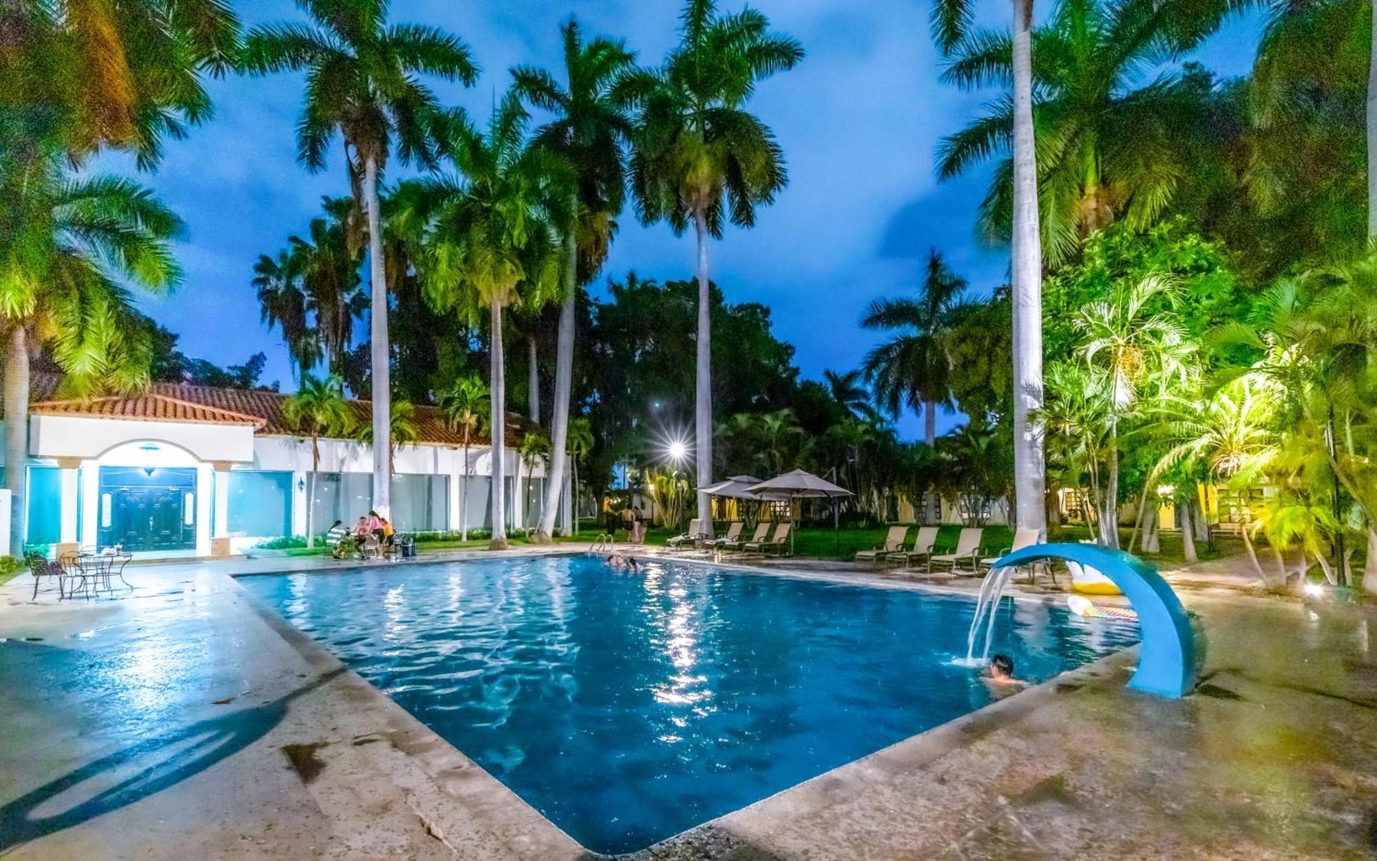 Hotel Inhouse Select Hacienda Tres Rios Culiacán Esterno foto